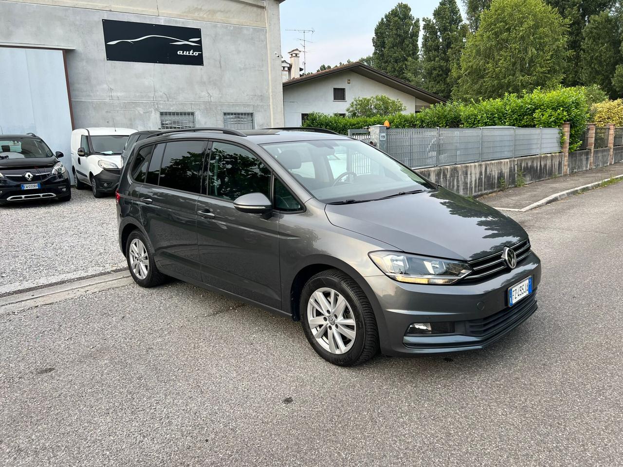 Volkswagen Touran 2.0 TDI 150 CV SCR DSG Business BlueMotion Technology