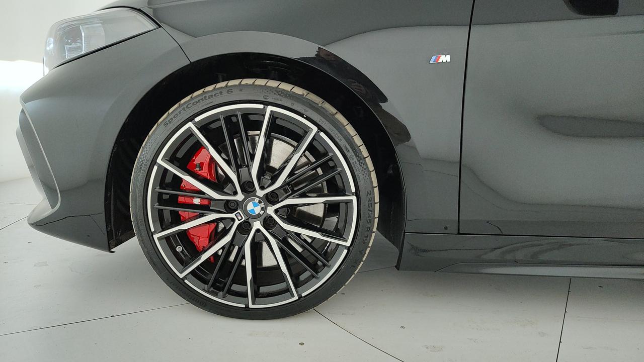 BMW Serie 1 F40 - 118d Msport auto