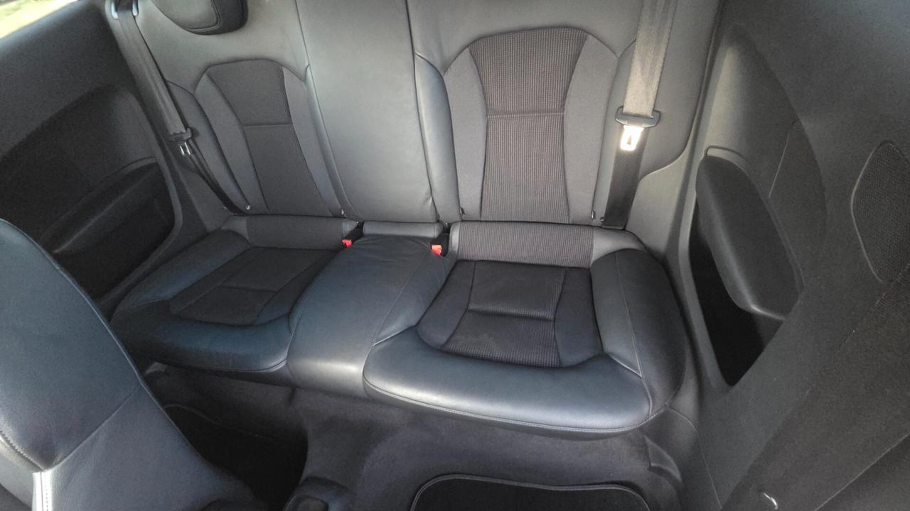 Audi A1 1.6 TDI 105 CV S Line Ambition