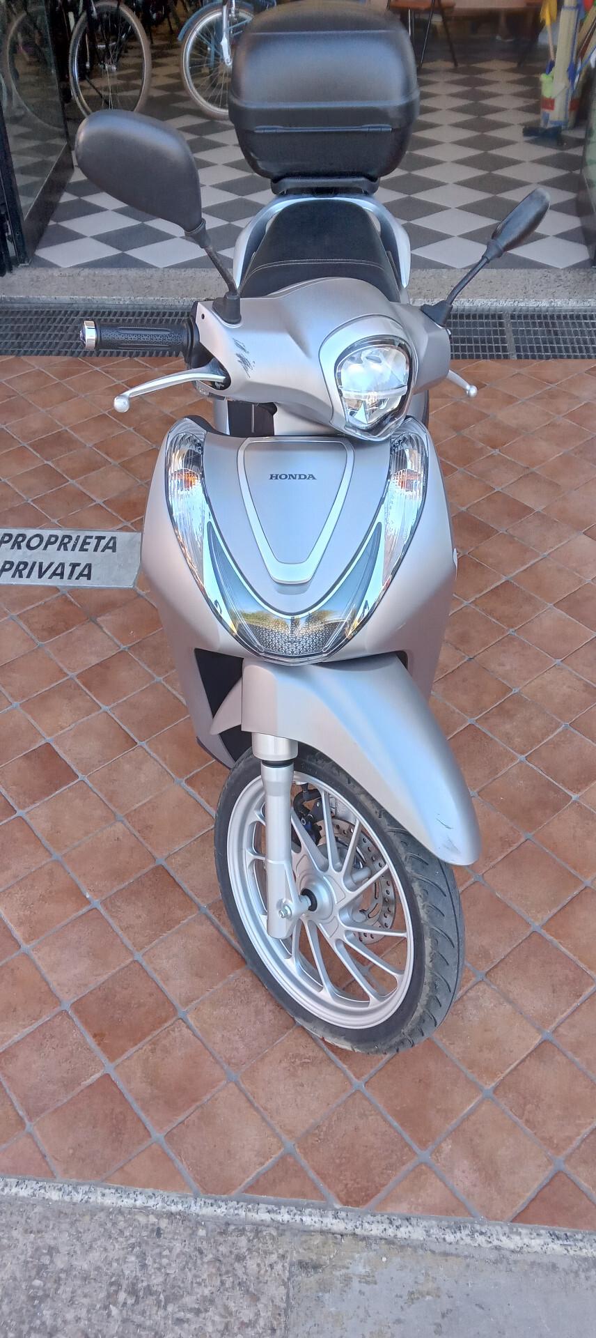 Honda SH 125 sport