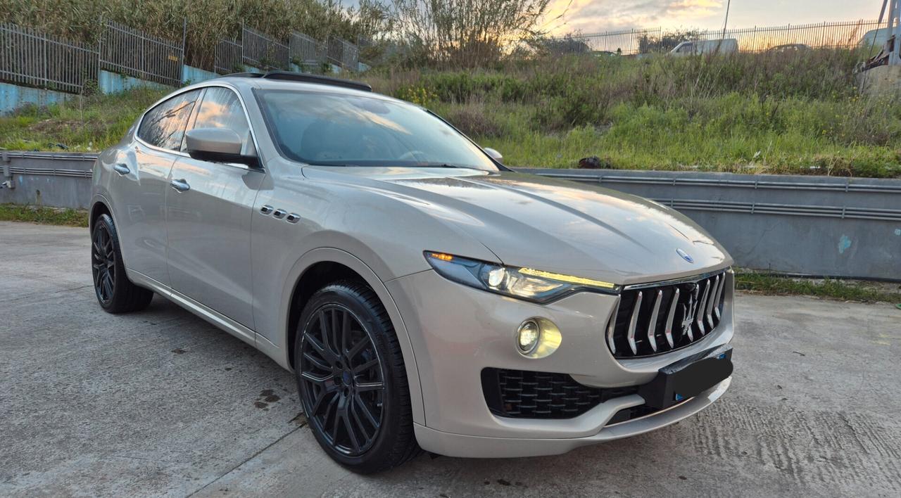 Maserati Levante V6 Diesel 275 CV AWD Granlusso