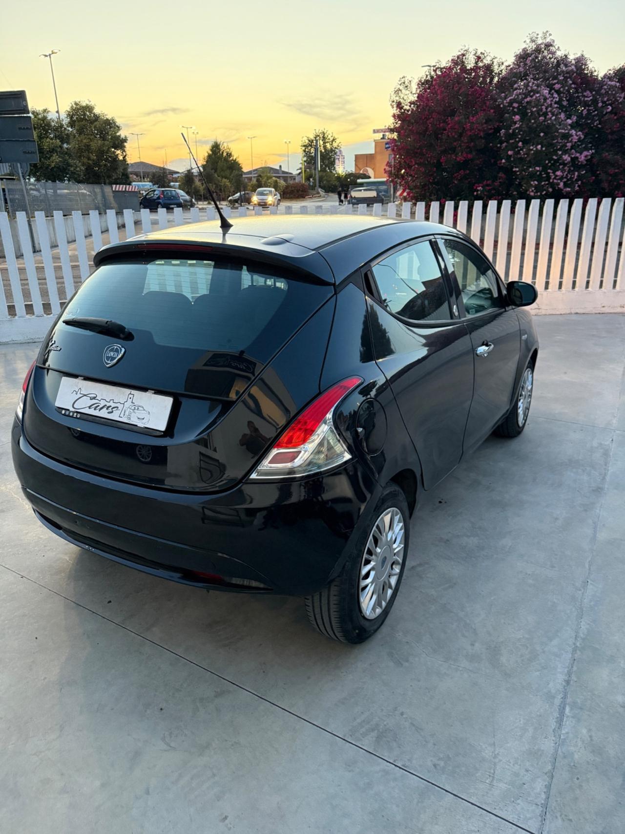 Lancia Ypsilon 1.2 69 CV 5 porte GPL Ecochic Silver