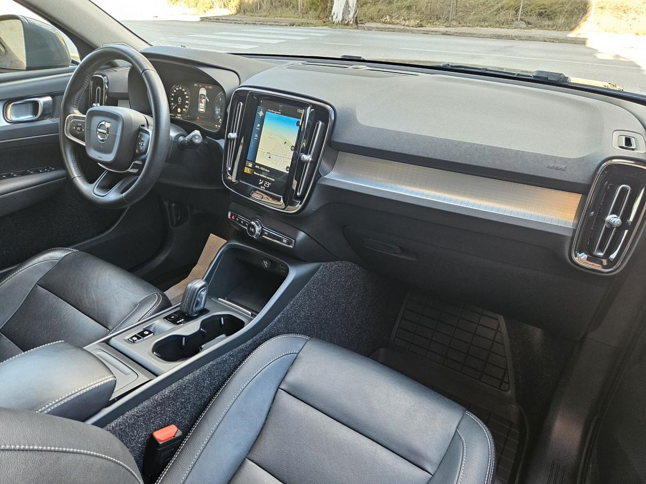 Volvo XC40 2.0 d3 Momentum geartronic N1