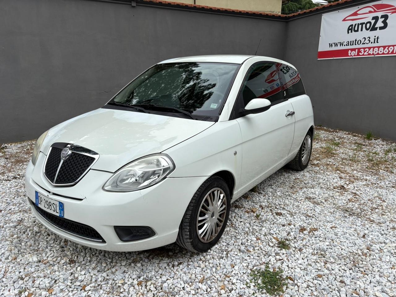 Lancia Ypsilon 1.2 Modamilano 60CV Ok Neopatentati