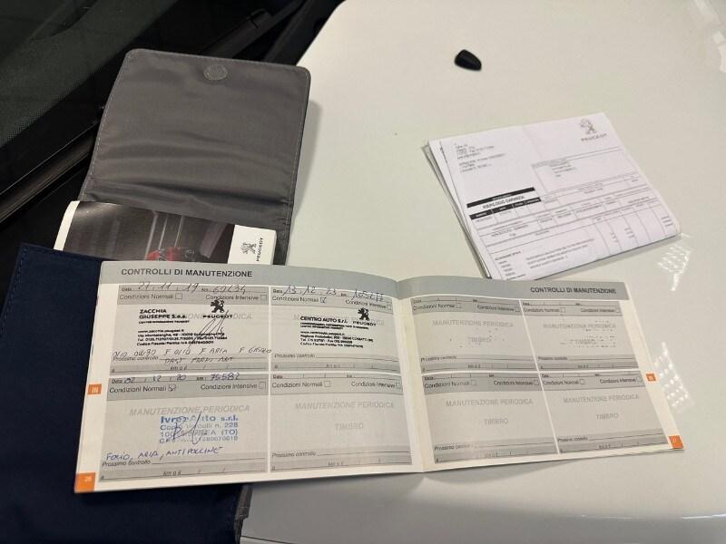 PEUGEOT 2008 1° serie BlueHDi 120 S&S Allure