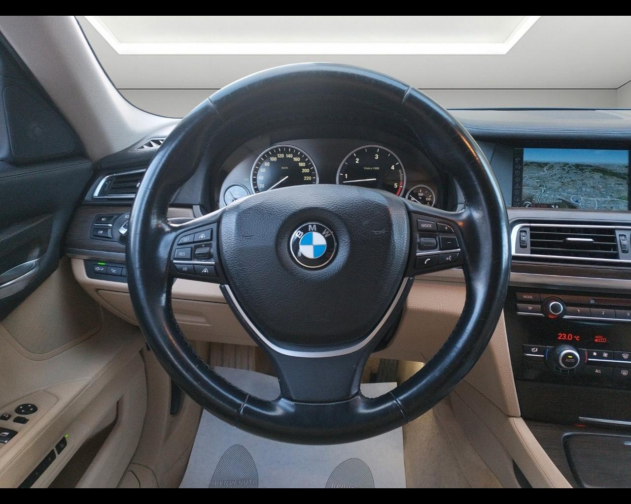 BMW Serie 7 (F01/02/04) 730d Futura