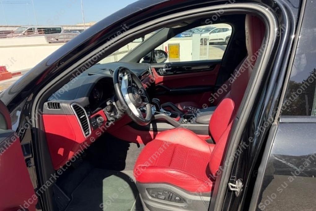 Cayenne Coupé 3.0 V6 E-Hybrid ROSSO CARTIER KAMERA *PROMO* FULL OPTIONAL