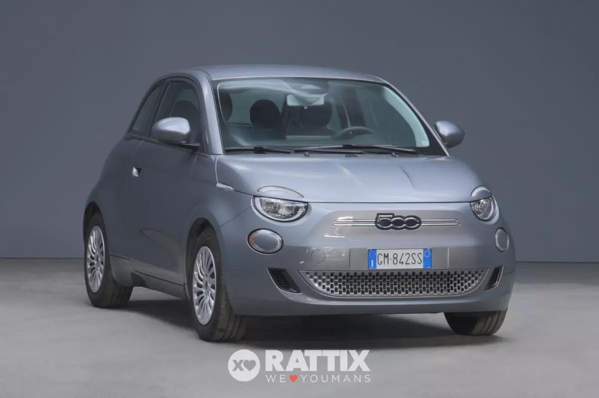 Fiat 500e motore elettrico 42 kWh La Prima