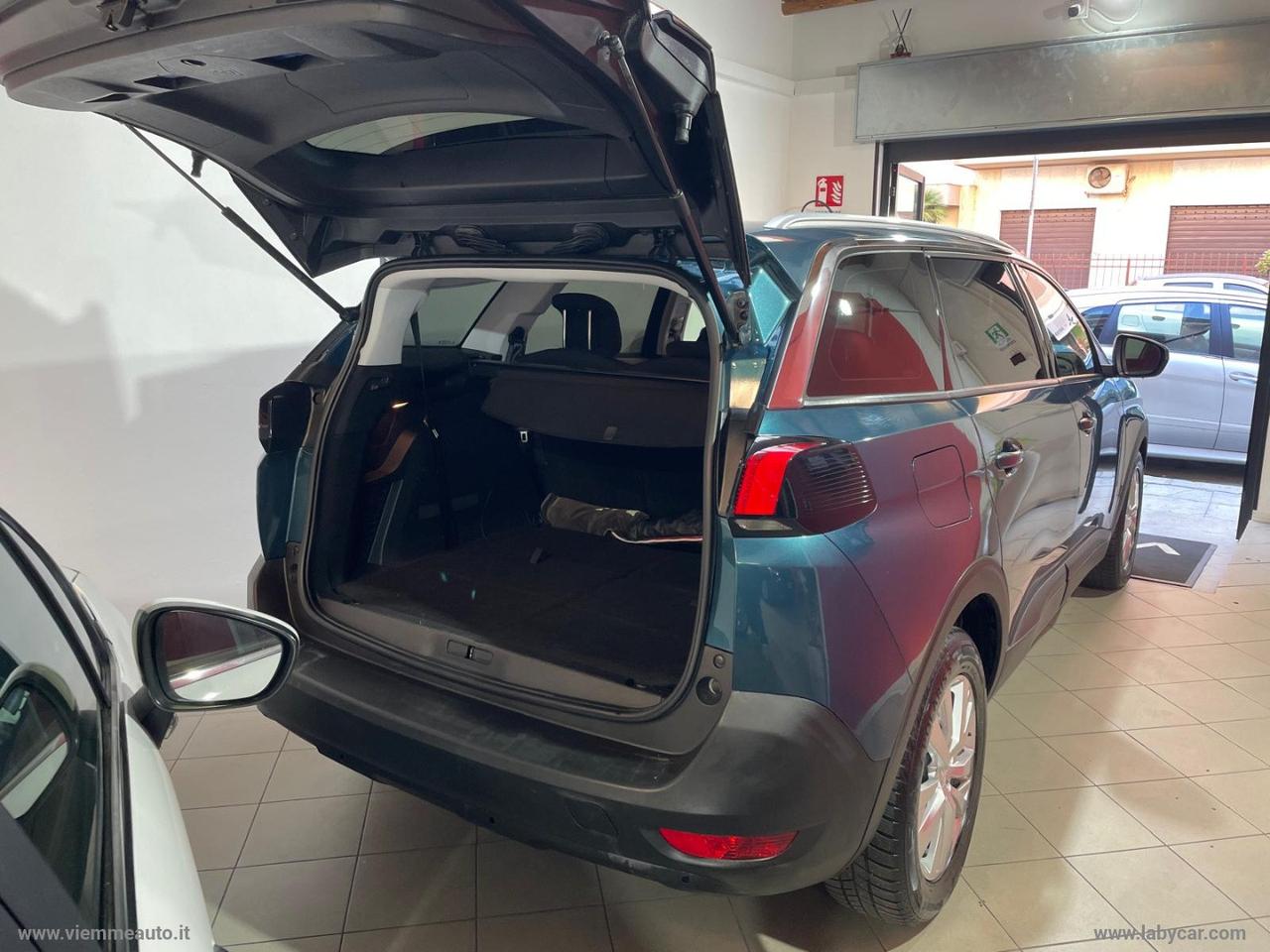 PEUGEOT 5008 BlueHDi 130 S&S Allure