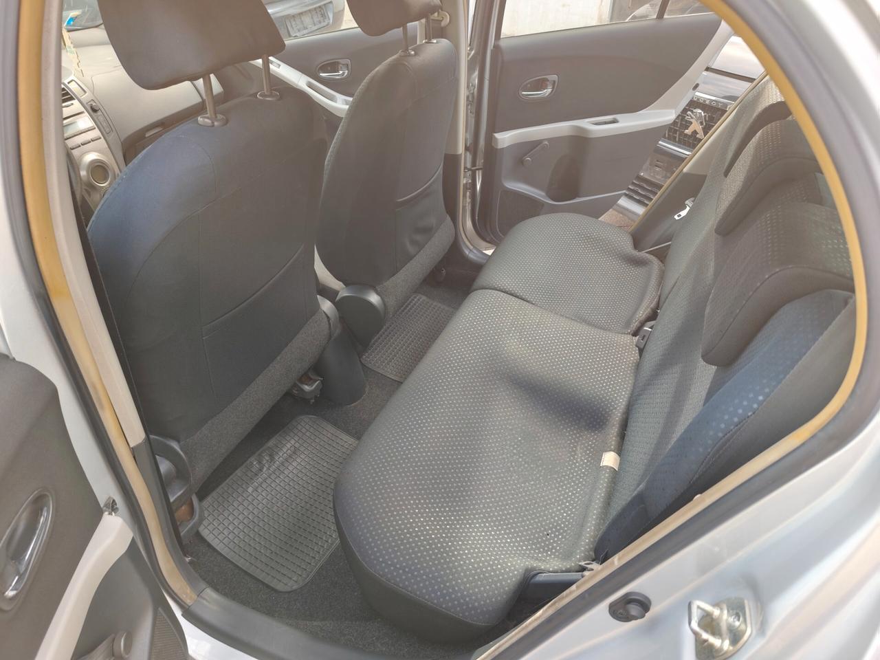 Toyota Yaris 1.4 DIESEL D-4D 90cv Sol