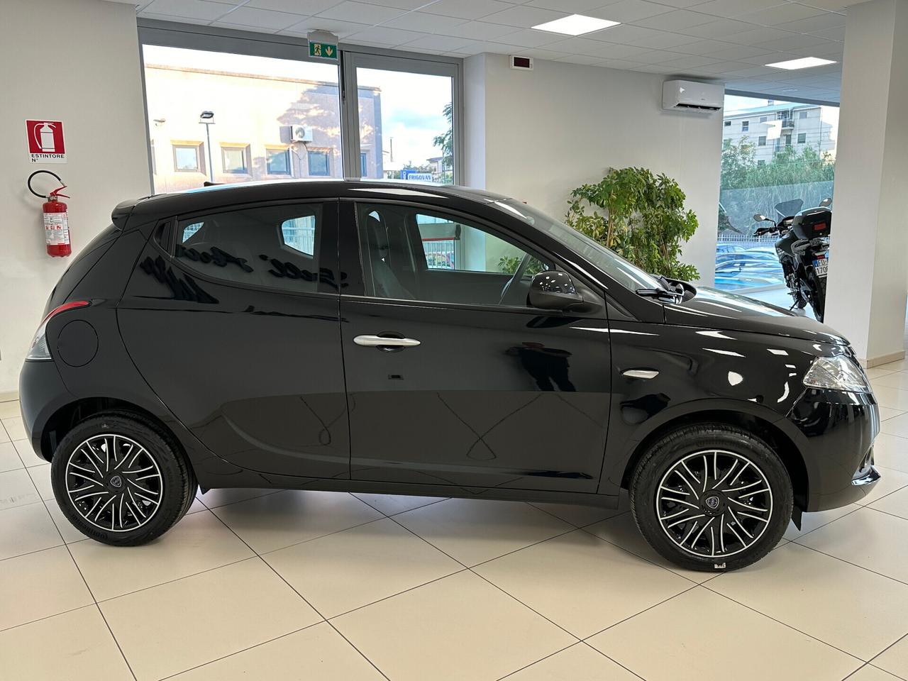 Lancia Ypsilon 1.0 Hybrid 70 CV Gold KM0 - 2024