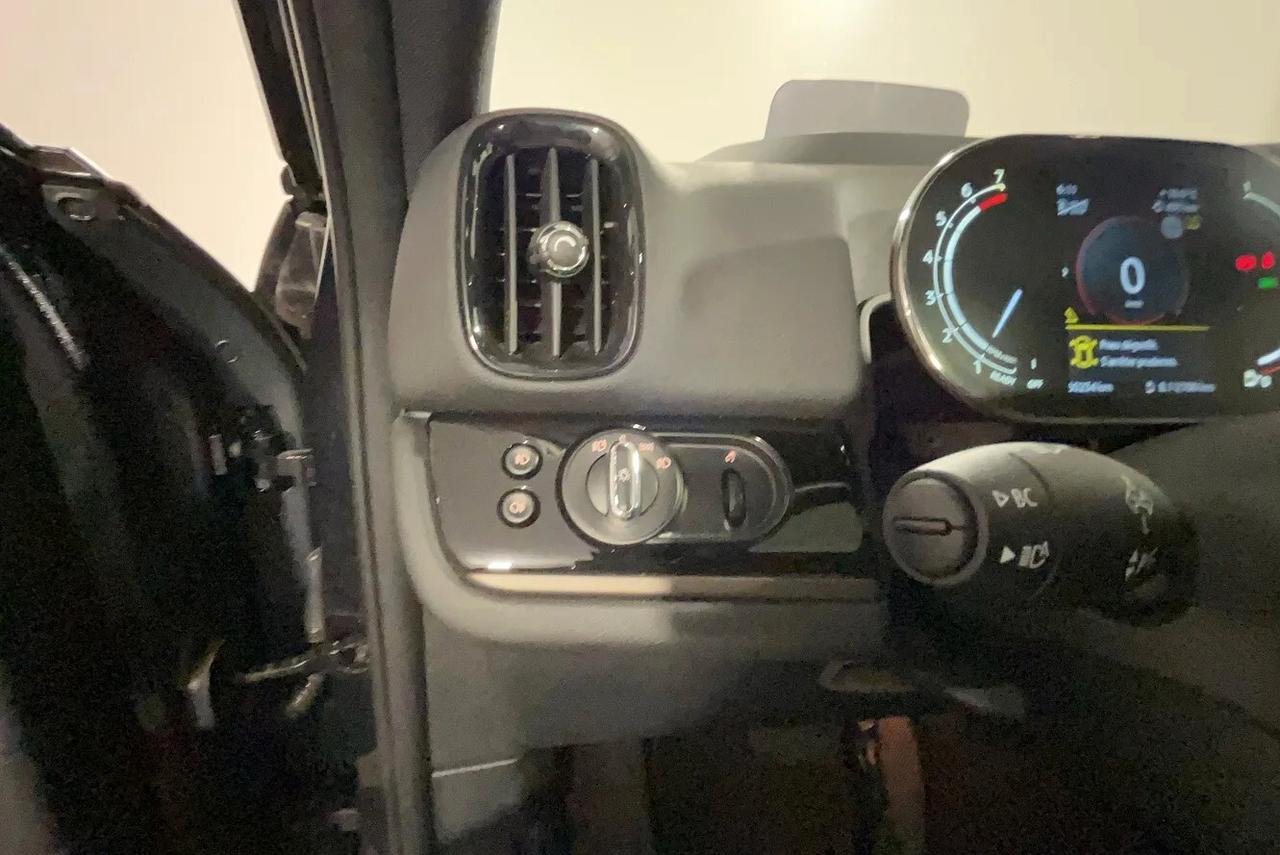 Mini Cooper Countryman 1.5 Essential