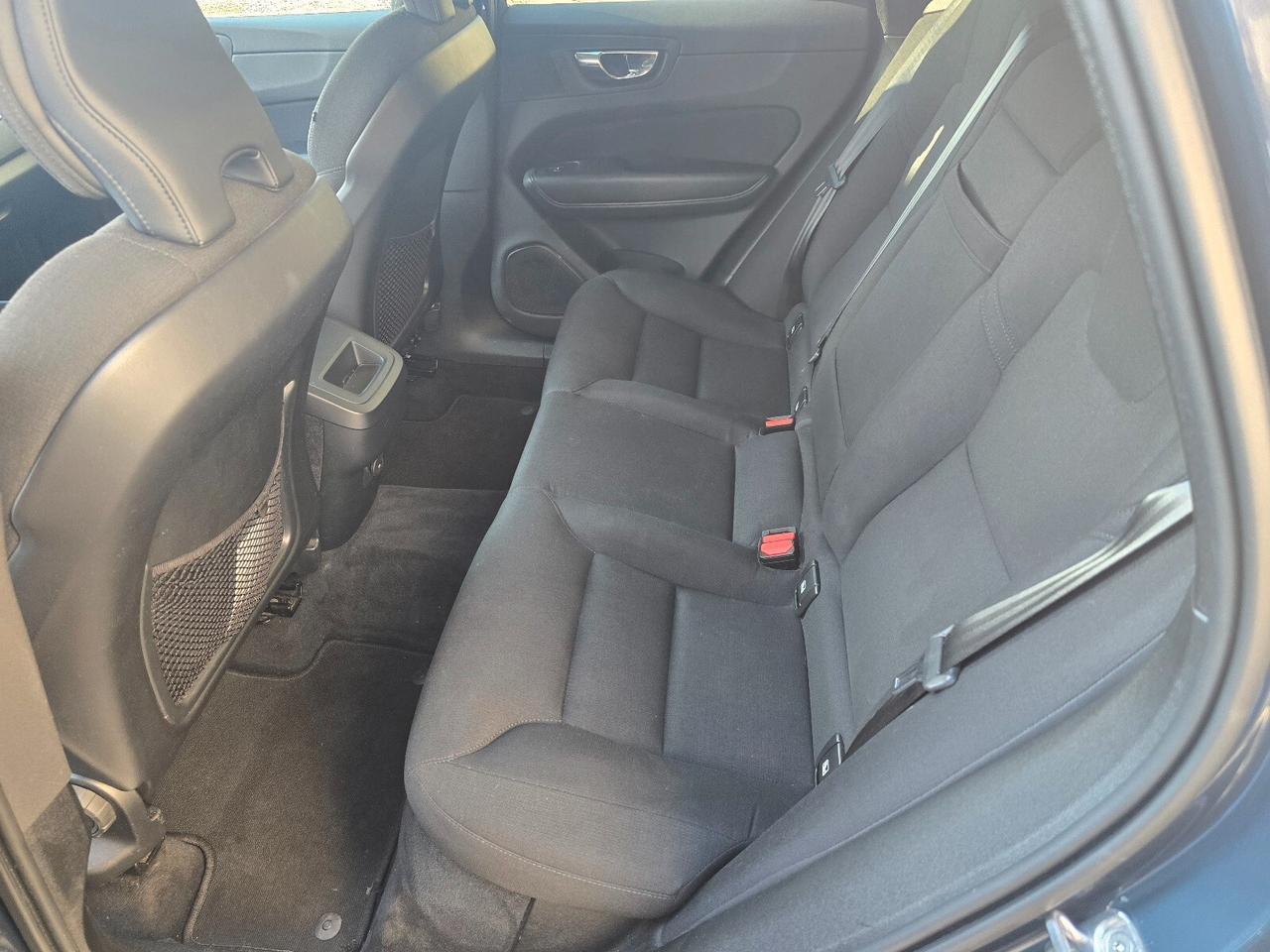 Volvo XC 60 XC60 B4 (d) AWD Geartronic Business