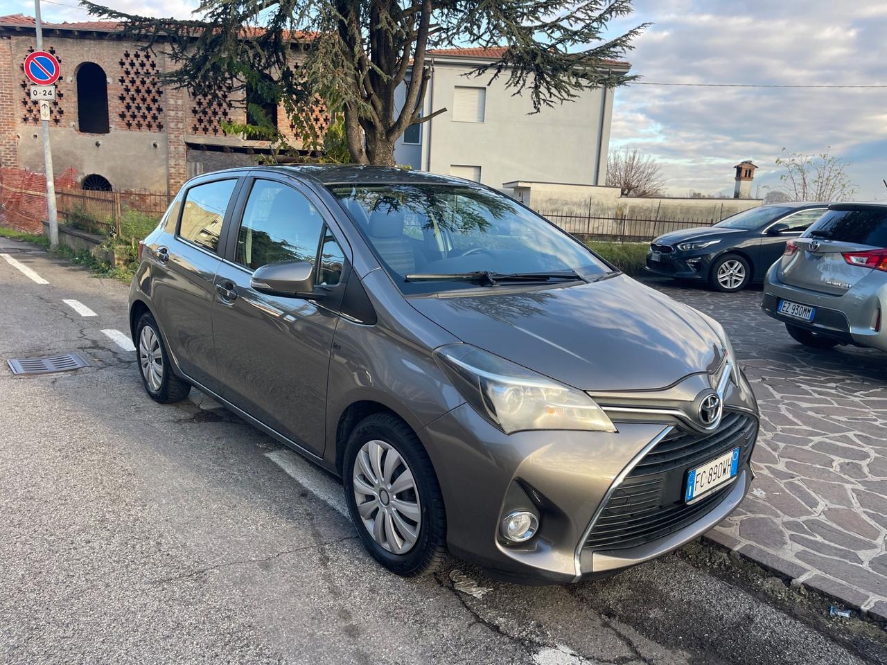 Toyota Yaris 1.0 5 porte Lounge
