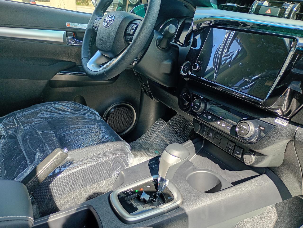 Toyota Hilux 2.8 D 48v 204cv 4WD double cab Lounge