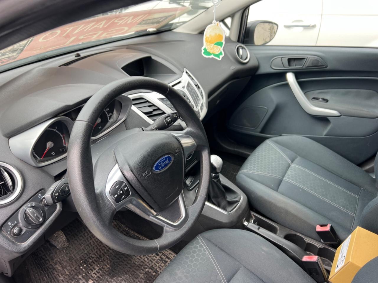 Ford Fiesta 1.4 16V 3p. Bz.- GPL Titanium Bs.