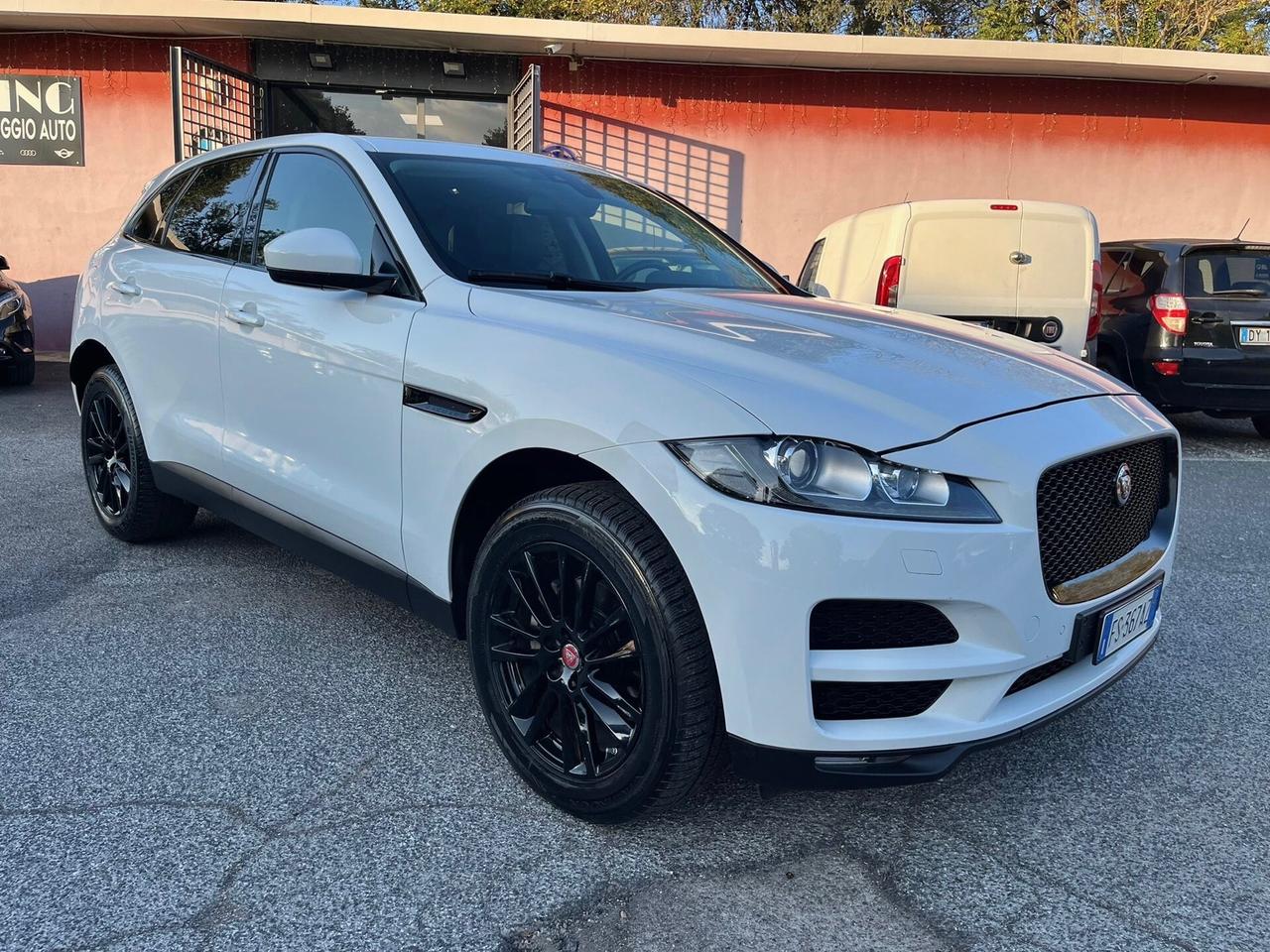 Jaguar F-Pace 2.0 D 240 CV AWD aut. R-Sport white Black Edition Garanzia Permute e Rate