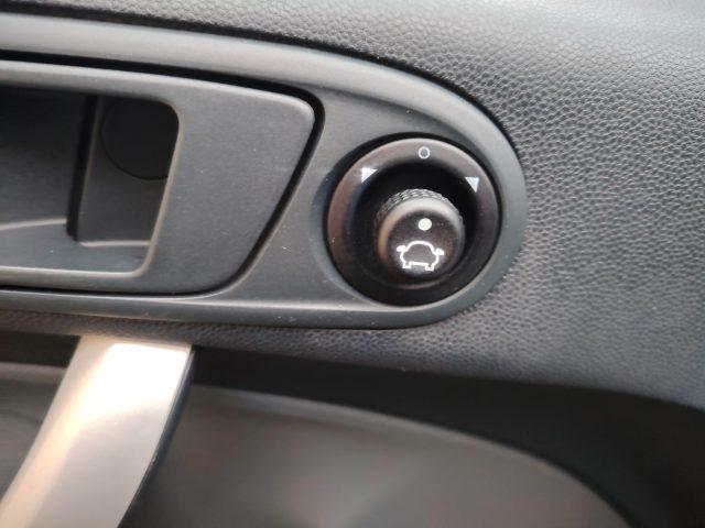 FORD Fiesta 1.4 TDCi 70CV 3 porte Titanium NEOPATENTATI