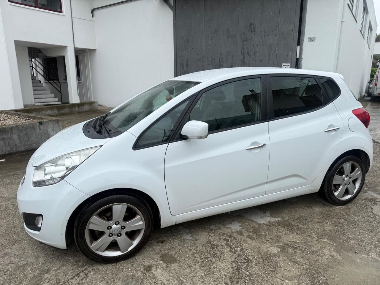Kia Venga 1.6 CRDi DIESEL FULL OPT POCHI KM NEOPATE