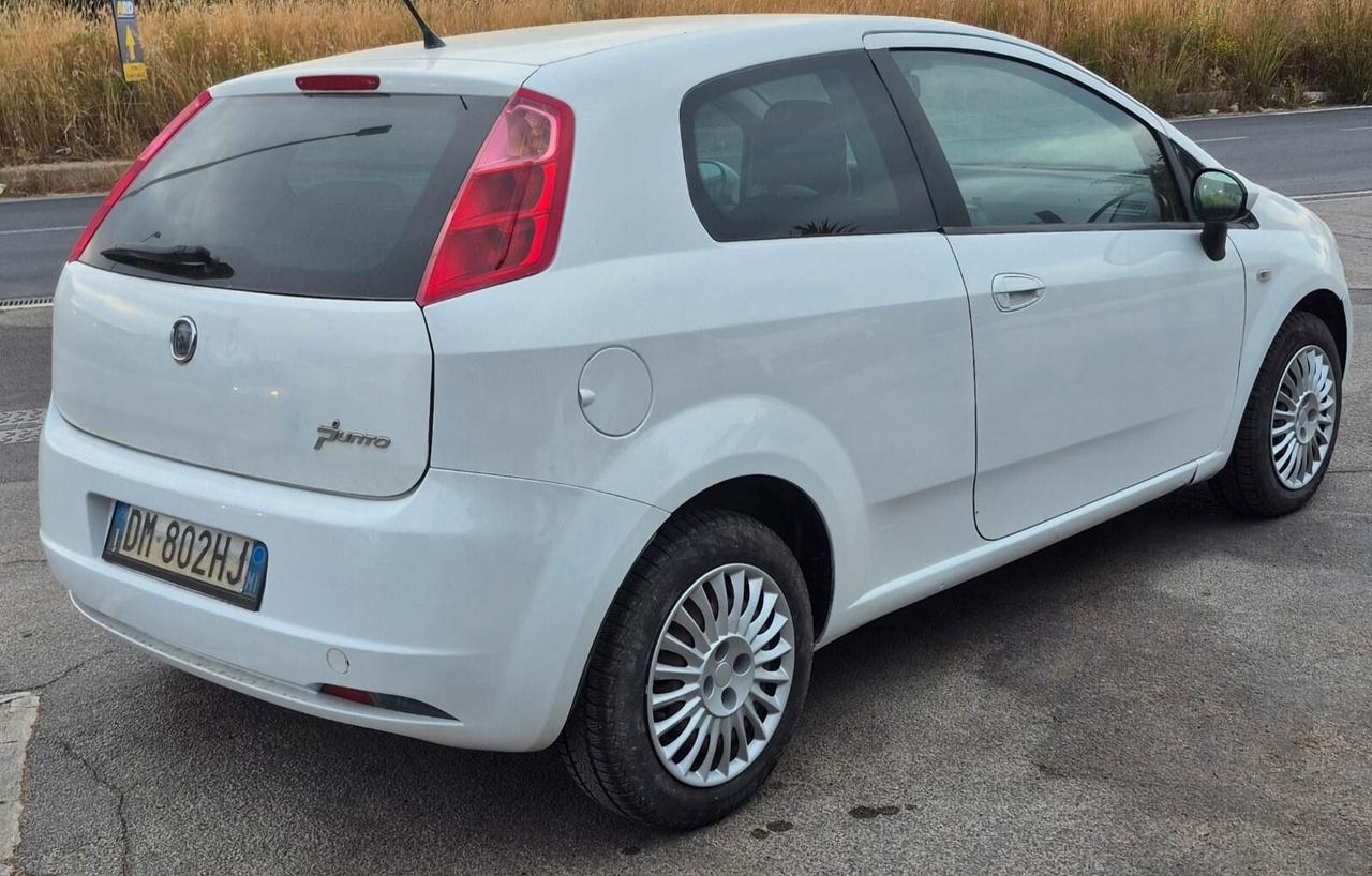 Fiat grande punto van 4 posti