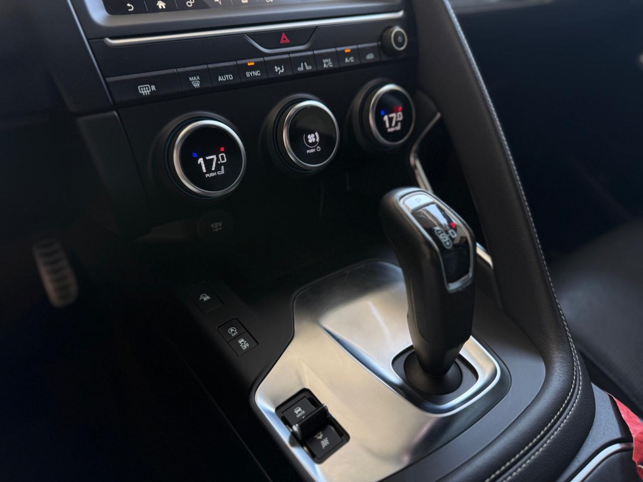 Jaguar E-Pace 2.0D 240 CV AWD aut. R-Dynamic HSE