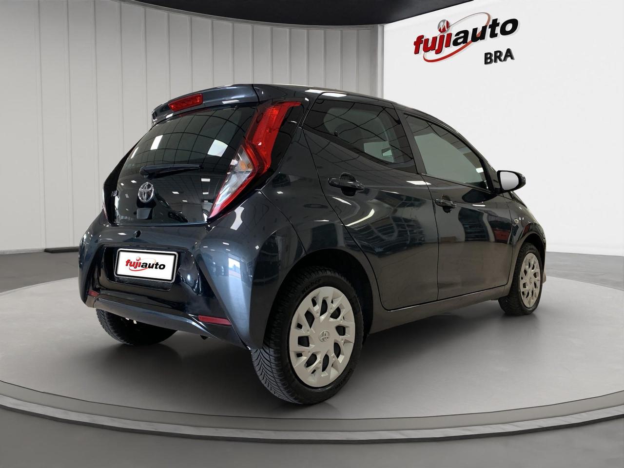 Toyota Aygo 5p 1.0 x-play 72cv
