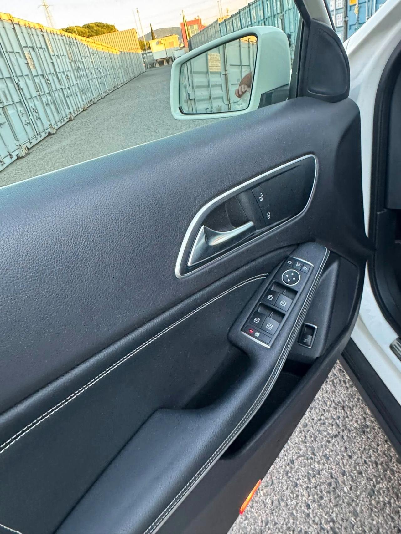 Mercedes-benz GLA 200 180 d Automatic Premium