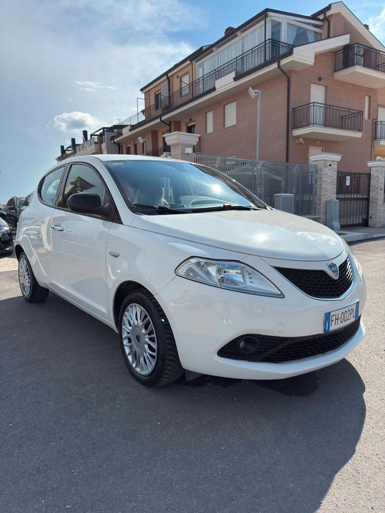 Lancia Ypsilon 1.3 MJT 16V 95 CV 5 porte S&S Gold