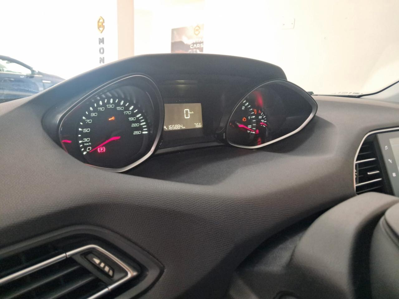 Peugeot 308 BlueHDi 120 S&S Business
