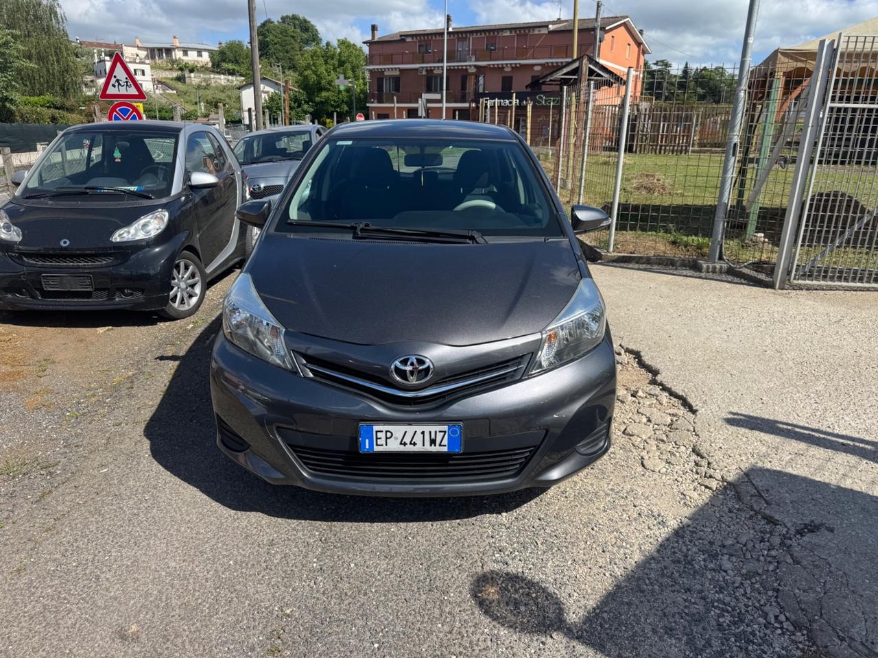 Toyota Yaris 1.0 5 porte Lounge NEOPATENTATI