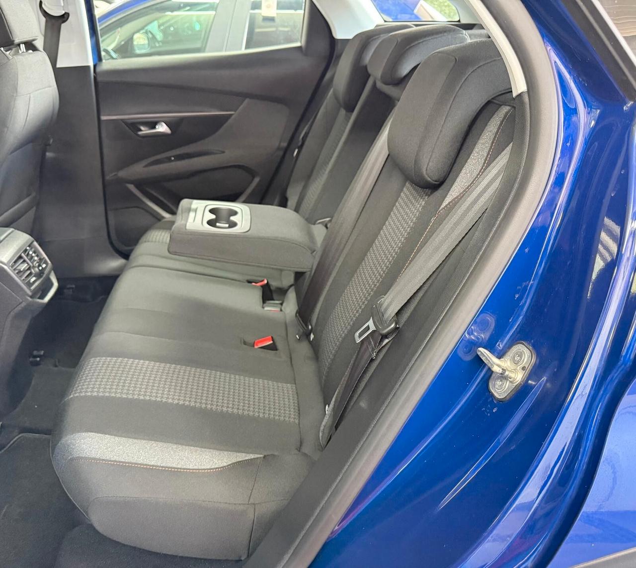 Peugeot 3008 BlueHDi 130 S&S Business