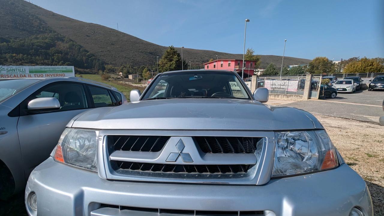 Mitsubishi Pajero 3.2 DI-D 16V 3p. Intense