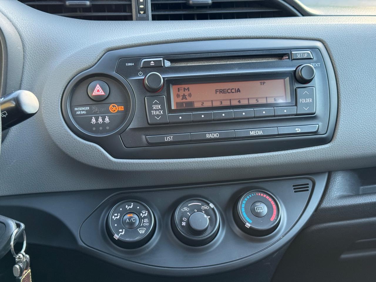 Toyota Yaris 1.0 Benzina 69CV 5 porte – 2014 – Neopatentati