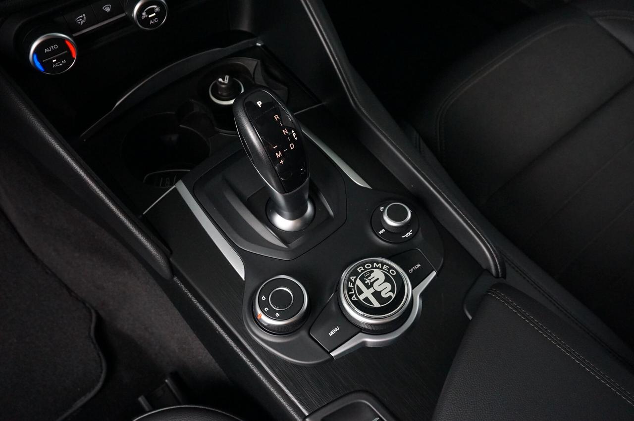 Alfa Romeo Giulia 2.2 Turbodiesel 150 CV AT8