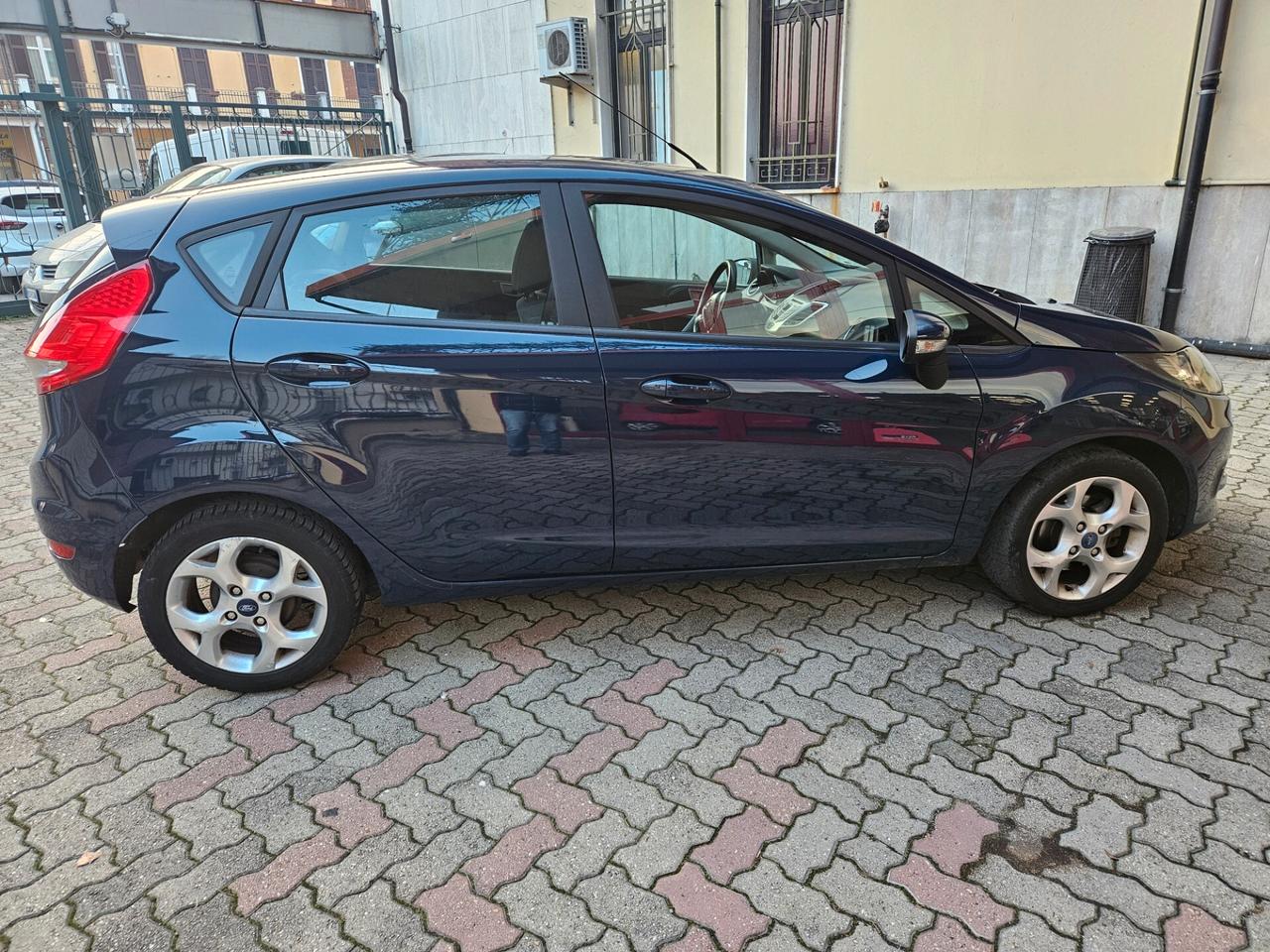 Ford Fiesta Ikon 1.4 5 porte Bz.- GPL