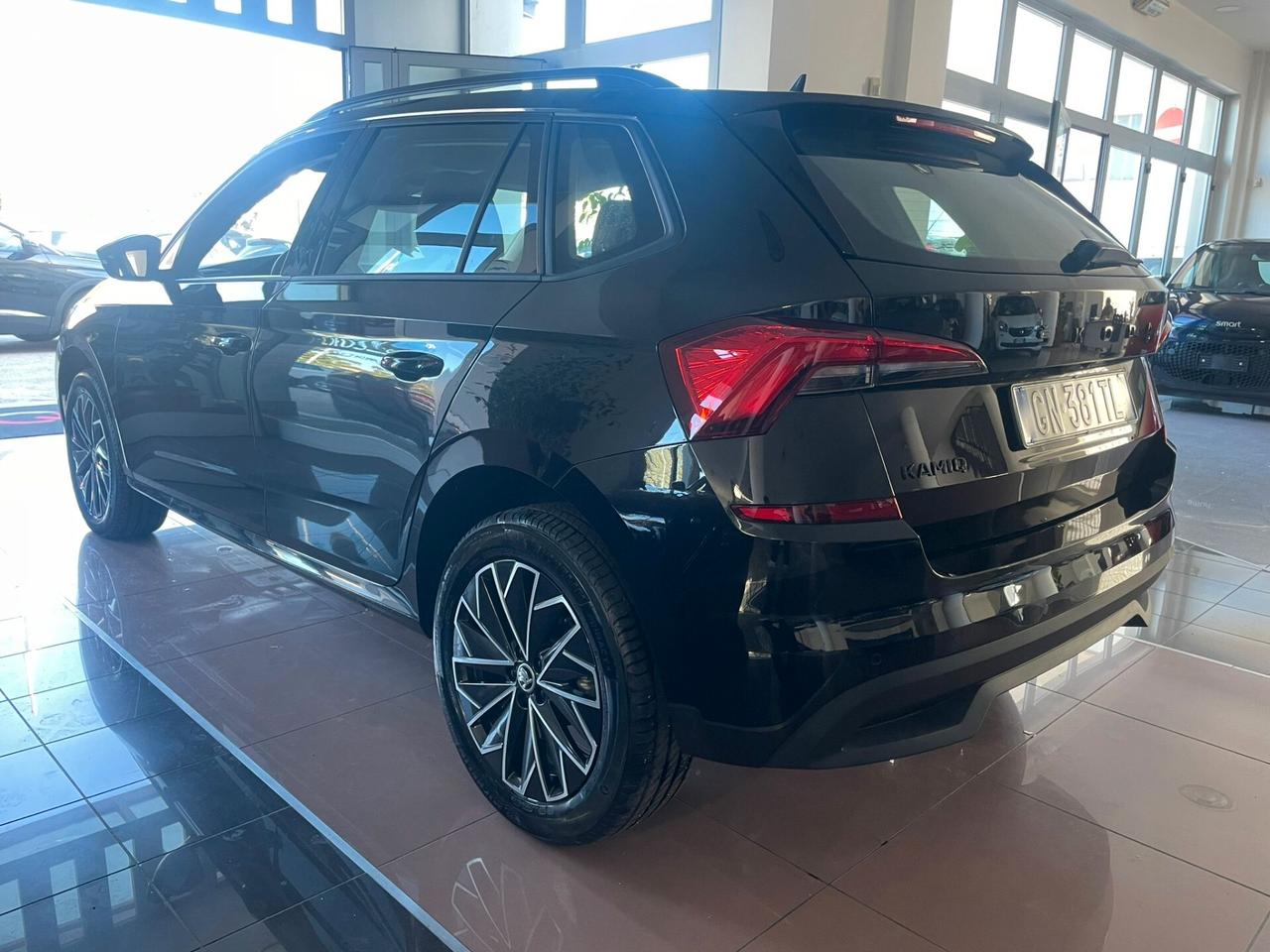 SKODA KAMIQ 1.0 TSI BLACK DOTS