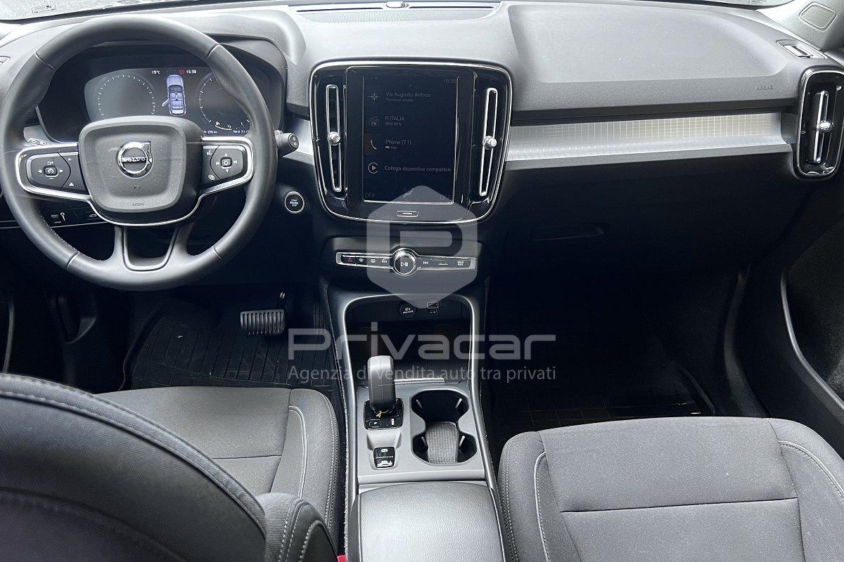 VOLVO XC40 T3 Geartronic Momentum Pro