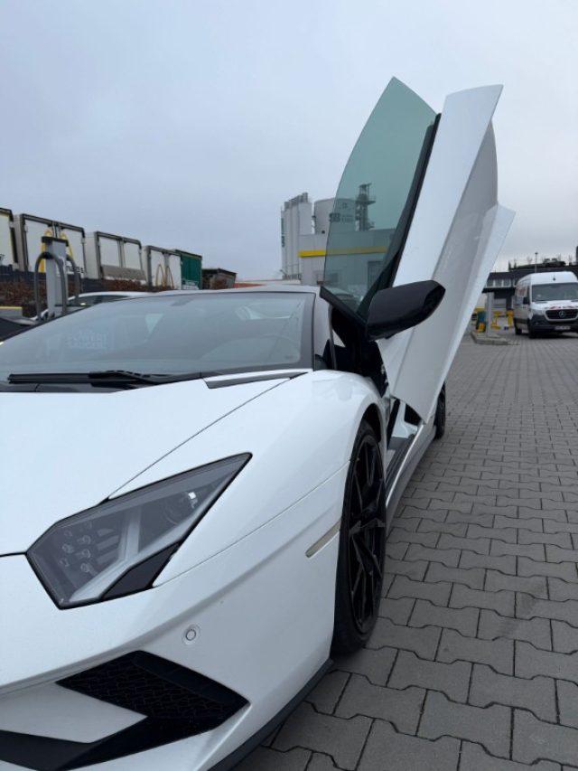 LAMBORGHINI Aventador S 6.5 Roadster