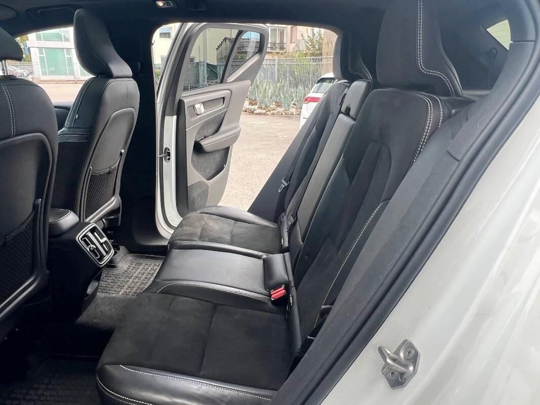 Volvo XC40 2.0 d3 R-design awd geartronic my20