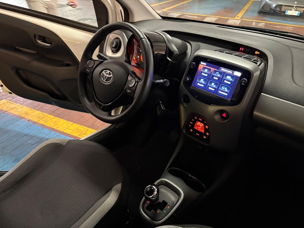 Toyota Aygo Connect 1.0 VVT-i 72 CV 5 porte x-clusiv MMT