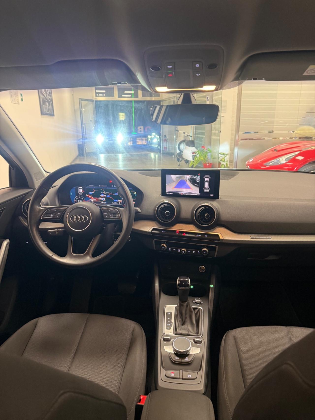 Audi Q2 35 TDI S tronic Business Advanced