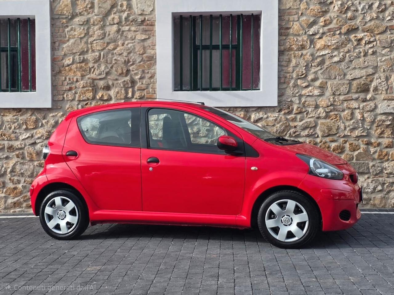 Toyota Aygo 1.0 12V VVT-i 5 porte Sol