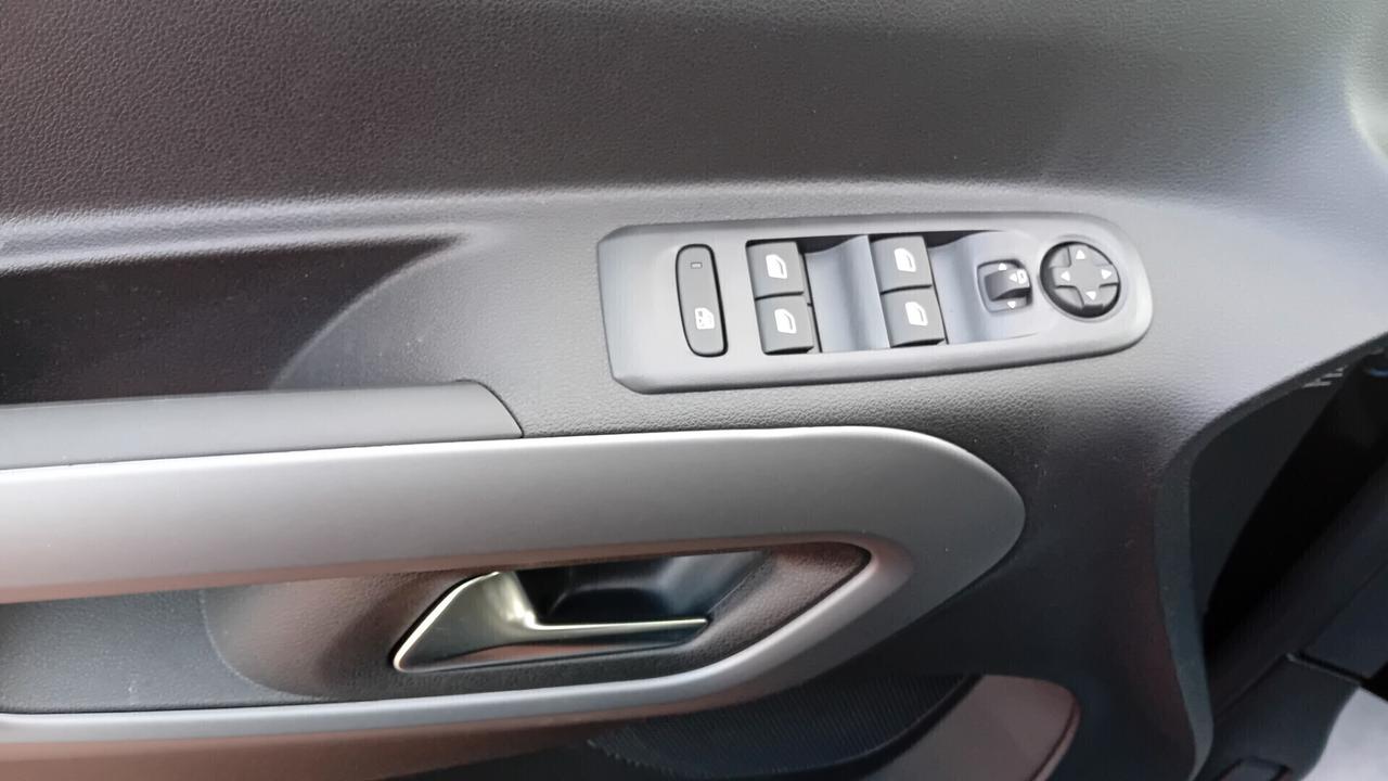 Fiat Doblo Doblò Maxi 1.5 BlueHdi 130 CV AT8 PL MAXI 7 POSTI *SENZA VINCOLO DI FINANZIAMENTO*