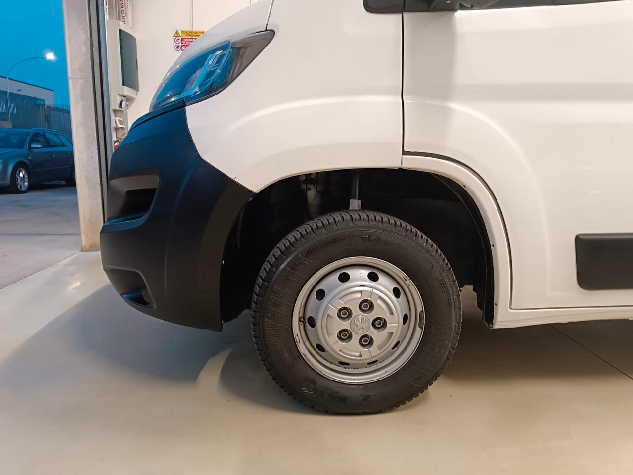 Peugeot Boxer 328 2.2 BlueHDi 120 S&S PC-TN Furgone