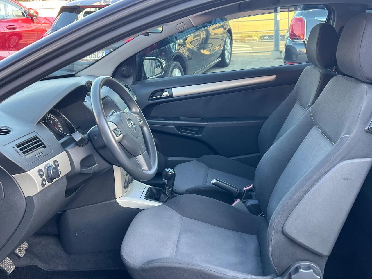 Opel Astra GTC 1.7 CDTI 125CV 3 porte Cosmo