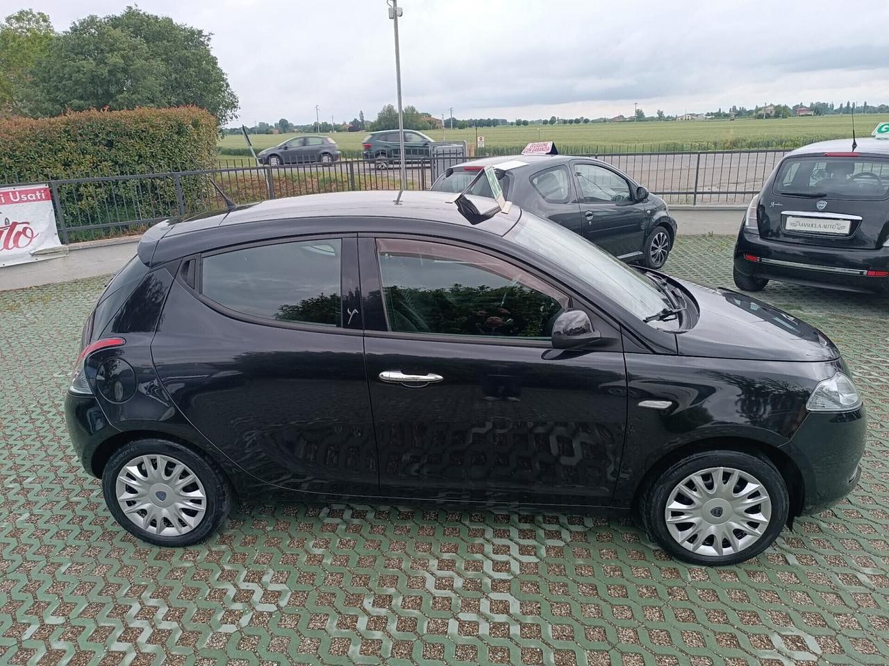 Lancia Ypsilon 1.2 69 CV 5 porte GPL Ecochic Silver