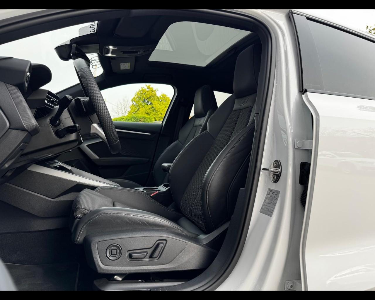 AUDI A3 SPORTBACK 45 TFSIe S-TRONIC S LINE EDITION