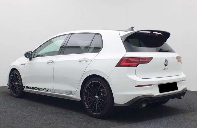 Volkswagen Golf GTI CLUBSPORT AKRAPOVIC LED NAVI KAMERA TETTO 45 YEARS