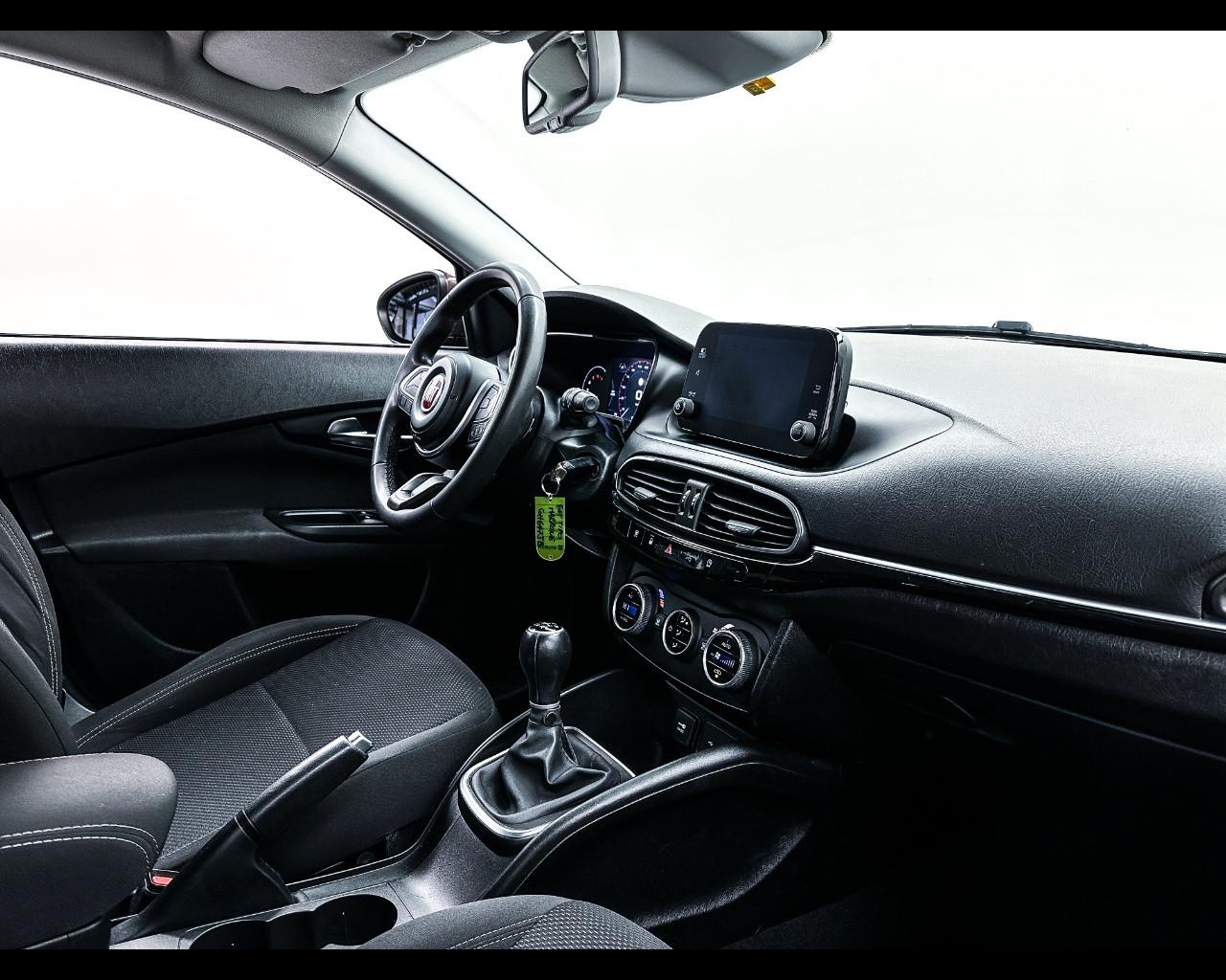 FIAT Tipo (2015-->) - Tipo 1.3 Mjt S&S SW Business