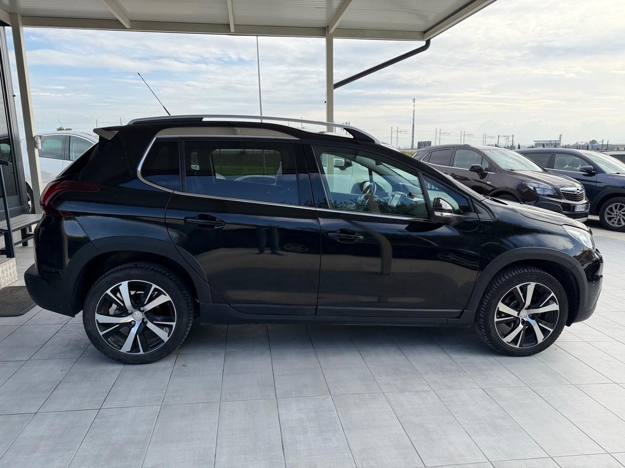 Peugeot 2008 BlueHDi 100 Allure